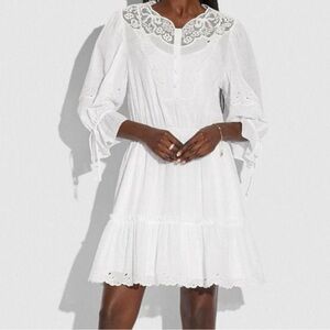 🎁Coach🎁 Elegant White Lace Dress. Size 8